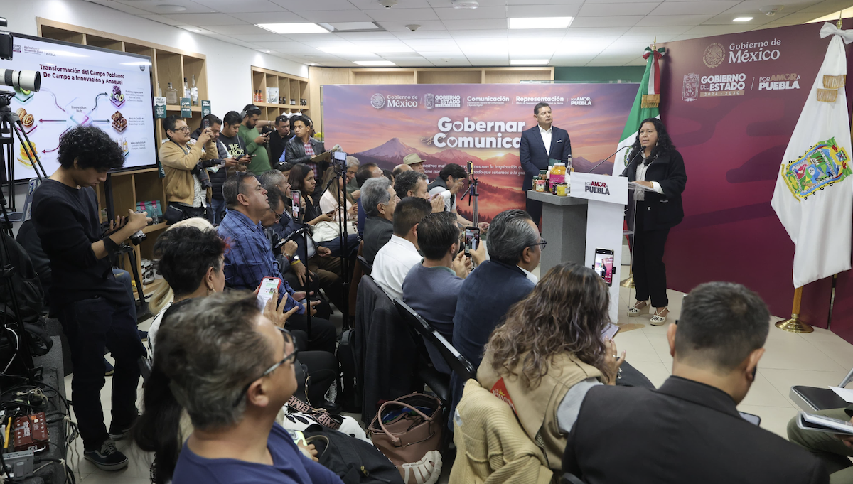 Estrategia estatal de mecanización  del campo beneficia a más de 67 mil productoras y productores en las 31 microrregiones de Puebla.